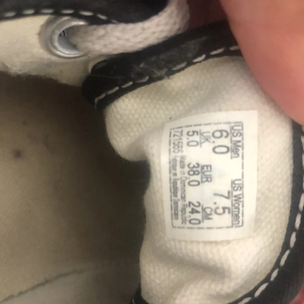 Vans - Picture 3 of 3